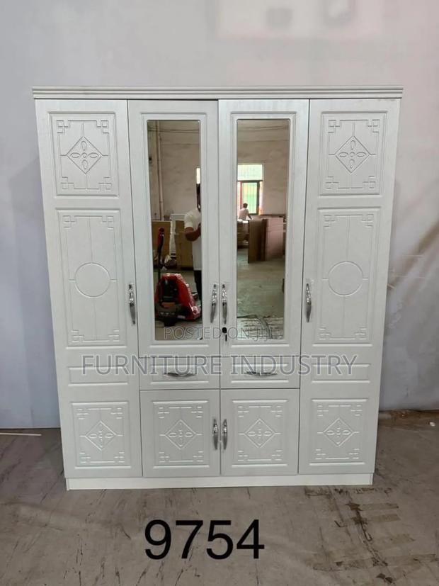 3 Door Wardrobe photo 3