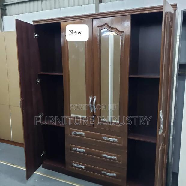 3 Door Wardrobe photo 5