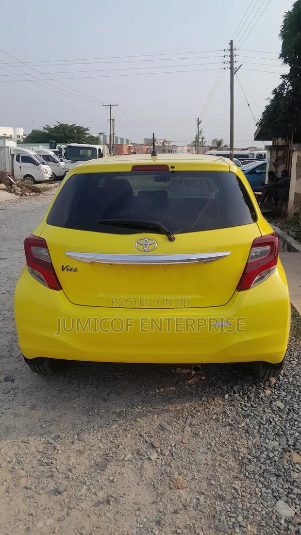 Toyota Vitz 1.3 FWD 5dr 2014 Yellow