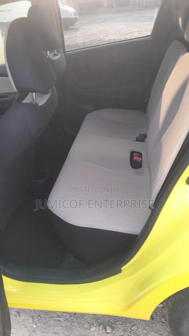 Toyota Vitz 1.3 FWD 5dr 2014 Yellow