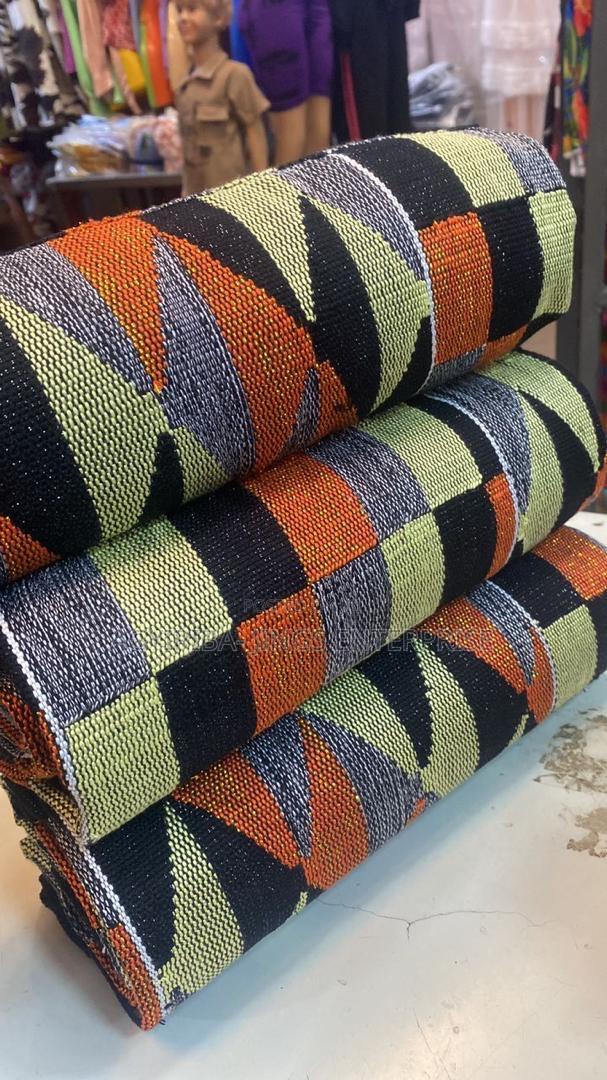 Orange Shades of Bonwire Kente · Photo 4