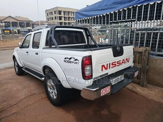 Nissan Hardbody 2020 White photo 5