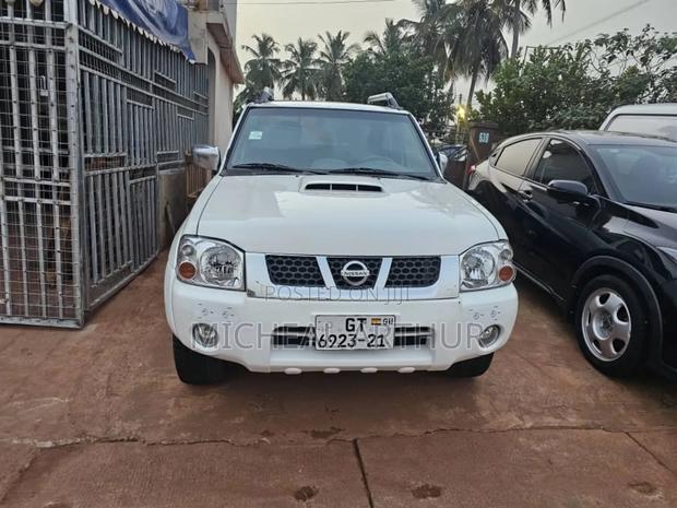Nissan Hardbody 2020 White