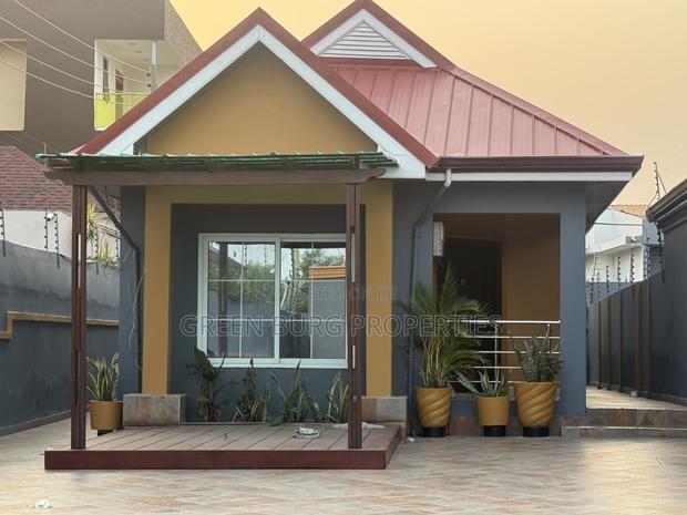 2bdrm House in Green, East Legon for rent
