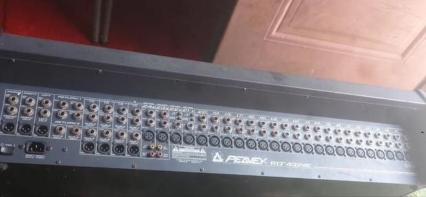 Peavey Rq 4324c 24 Channel Mixer photo 7