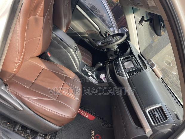 Toyota Highlander LE Plus 4x4 V6 (3.5L 6cyl 8A) 2018 White