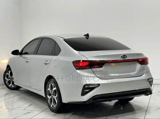 Kia Forte LXS 2020 Silver photo 2