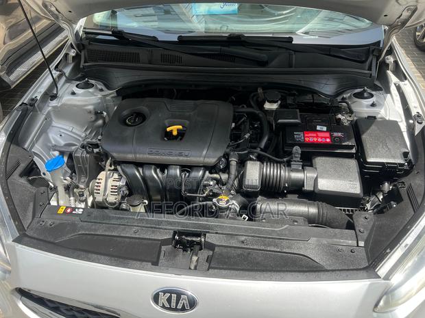 Kia Forte LXS 2020 Silver photo 6