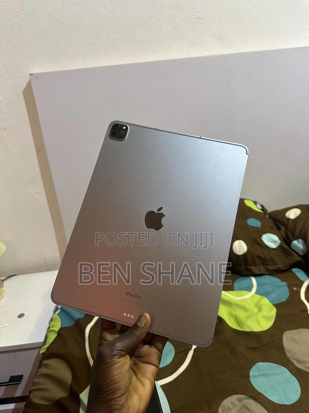 Apple iPad Pro 12.9 (2022) 128 GB Silver
