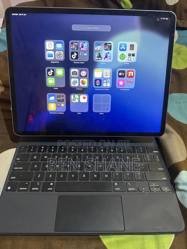 Apple iPad Pro 12.9 (2022) 128 GB Silver photo 2