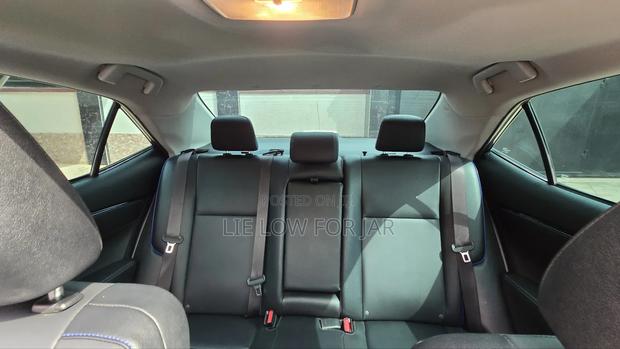 Toyota Corolla XSE 4dr Sedan (1.8L 4cyl CVT) 2017 Gray