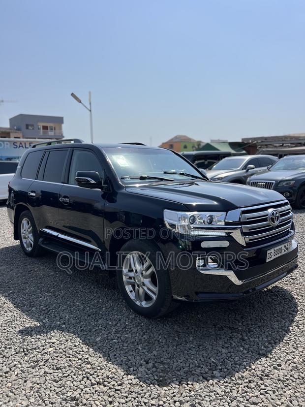 Toyota Land Cruiser 4.5 V8 VXR 2012 Black photo 3