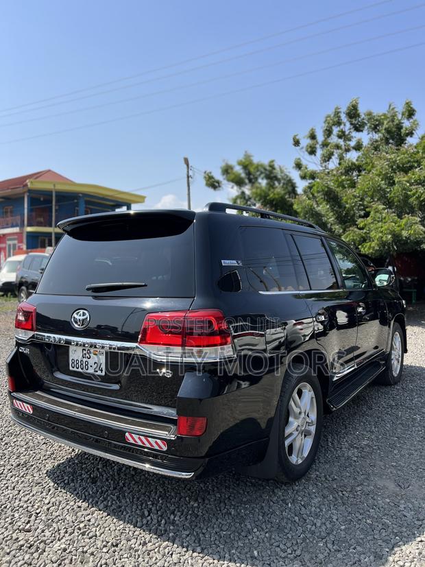 Toyota Land Cruiser 4.5 V8 VXR 2012 Black photo 5