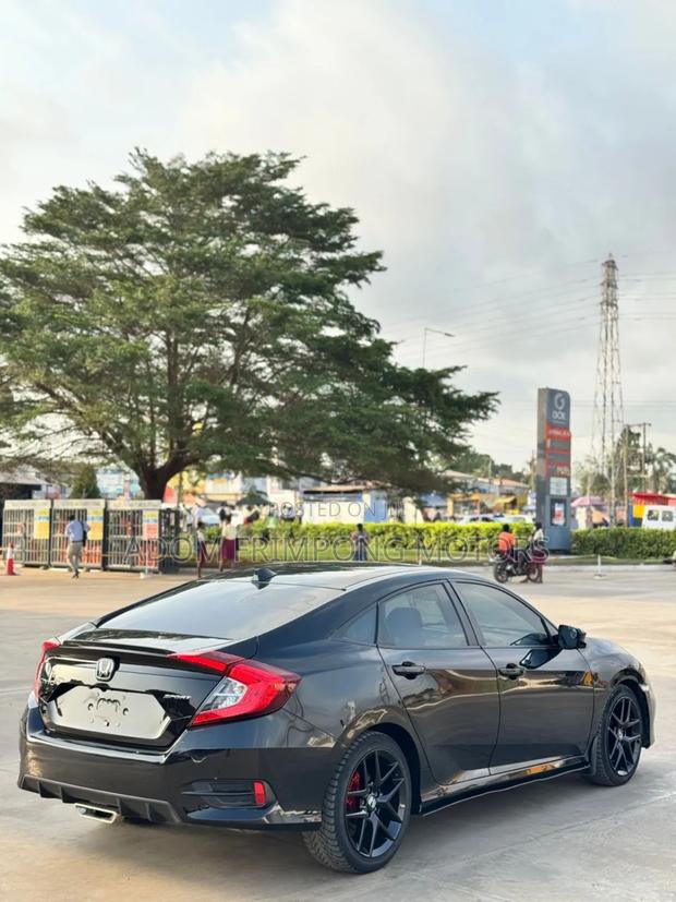 Honda Civic 2020 Black photo 6