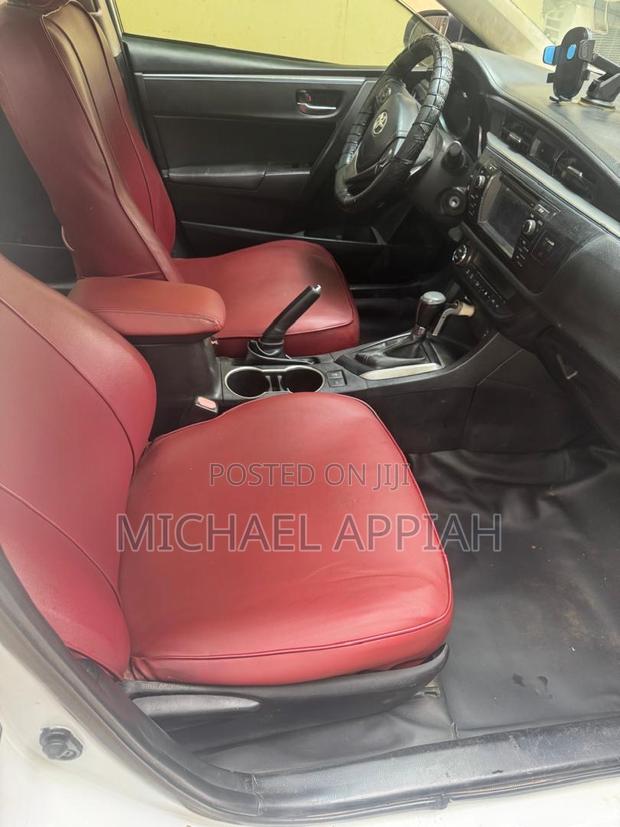 Toyota Corolla S 4dr Sedan (1.8L 4cyl CVT) 2014 White photo 6