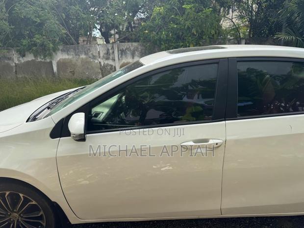 Toyota Corolla S 4dr Sedan (1.8L 4cyl CVT) 2014 White photo 7