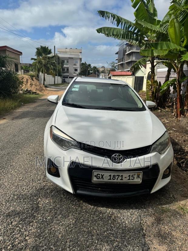 Toyota Corolla S 4dr Sedan (1.8L 4cyl CVT) 2014 White