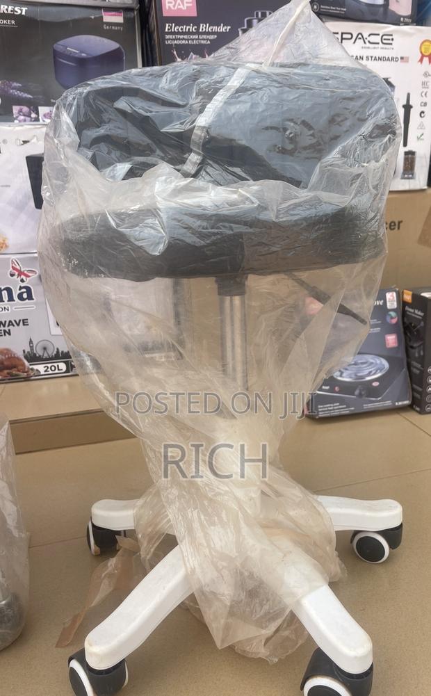Hydrualic Salon Chair at Wholesale Prices