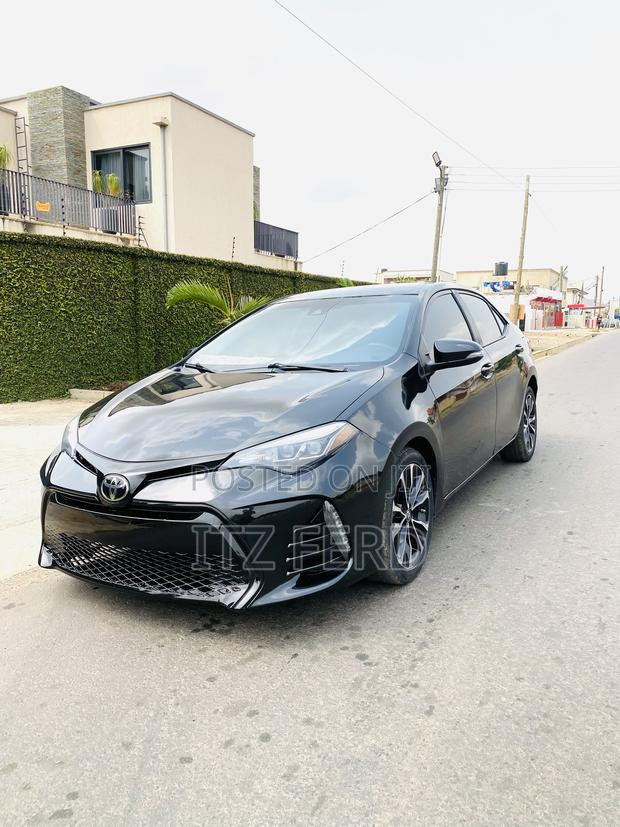 Toyota Corolla SE (1.8L 4cyl 2A) 2018 Black