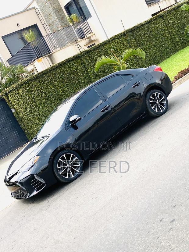 Toyota Corolla SE (1.8L 4cyl 2A) 2018 Black