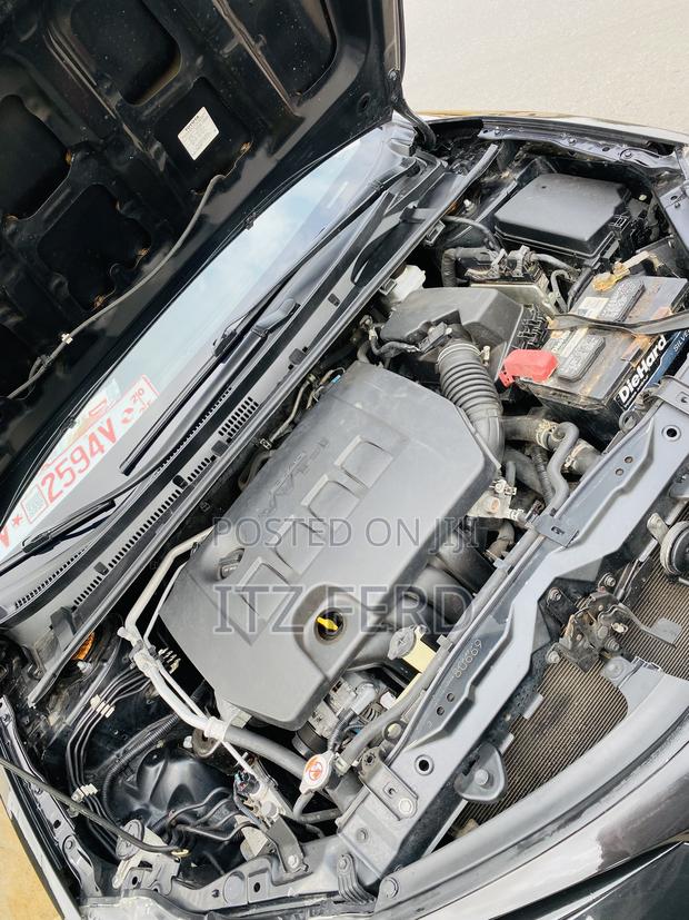 Toyota Corolla SE (1.8L 4cyl 2A) 2018 Black