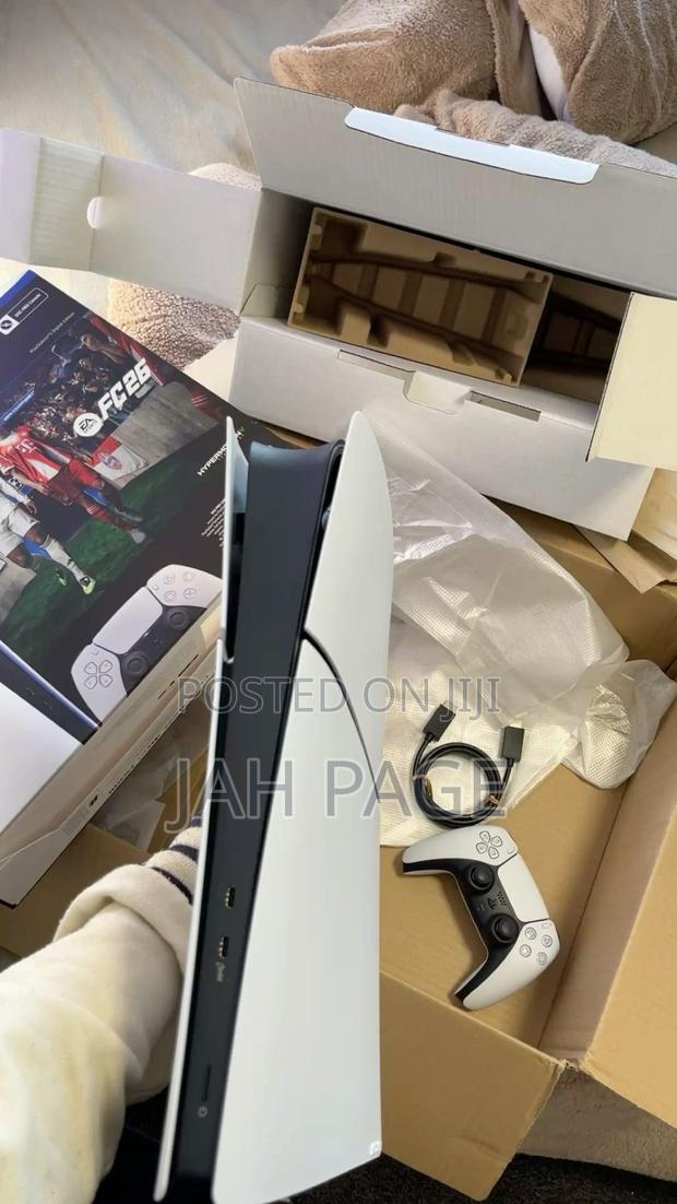 Sony Playstation 5 Console photo 2