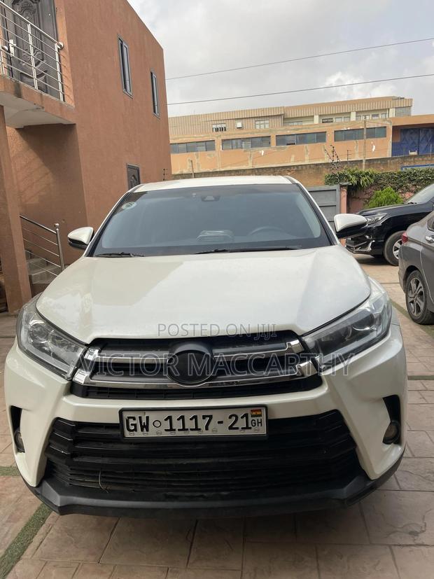 Toyota Highlander LE Plus 4x4 V6 (3.5L 6cyl 8A) 2018 White