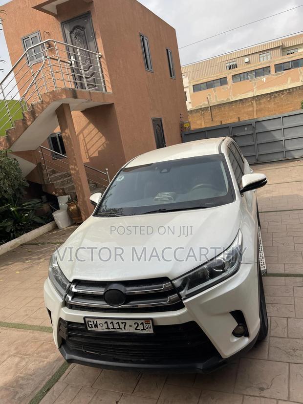 Toyota Highlander LE Plus 4x4 V6 (3.5L 6cyl 8A) 2018 White