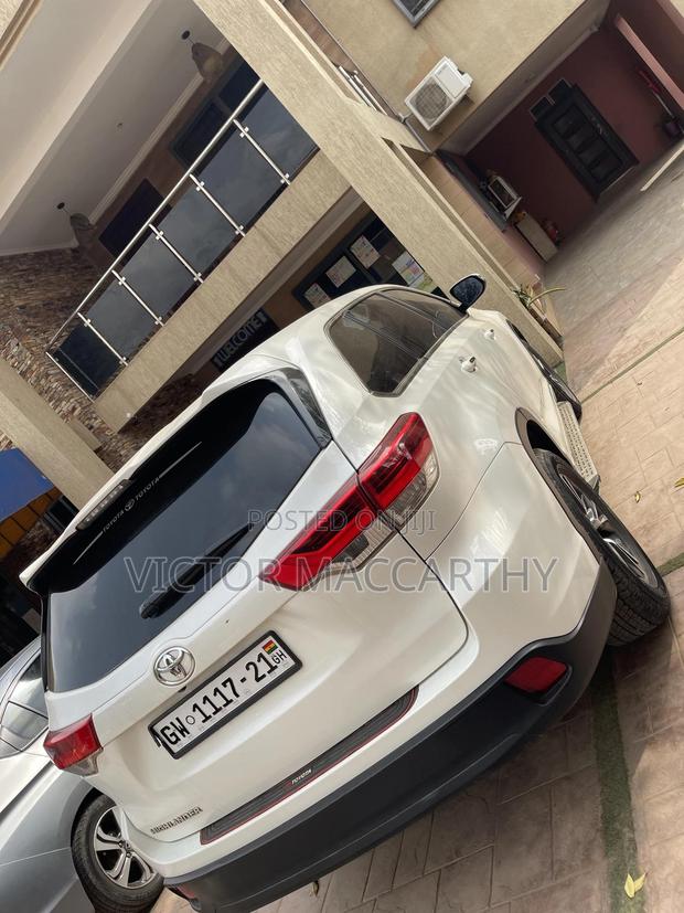 Toyota Highlander LE Plus 4x4 V6 (3.5L 6cyl 8A) 2018 White