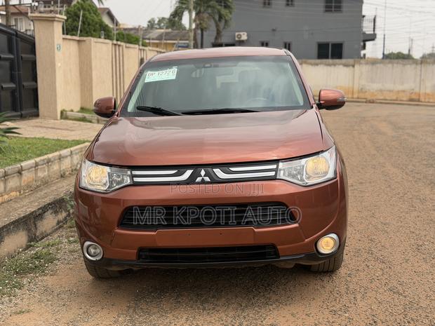 Mitsubishi Outlander 2014 Orange