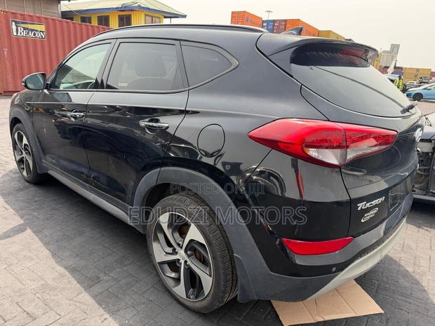 Hyundai Tucson Limited AWD 2017 Black