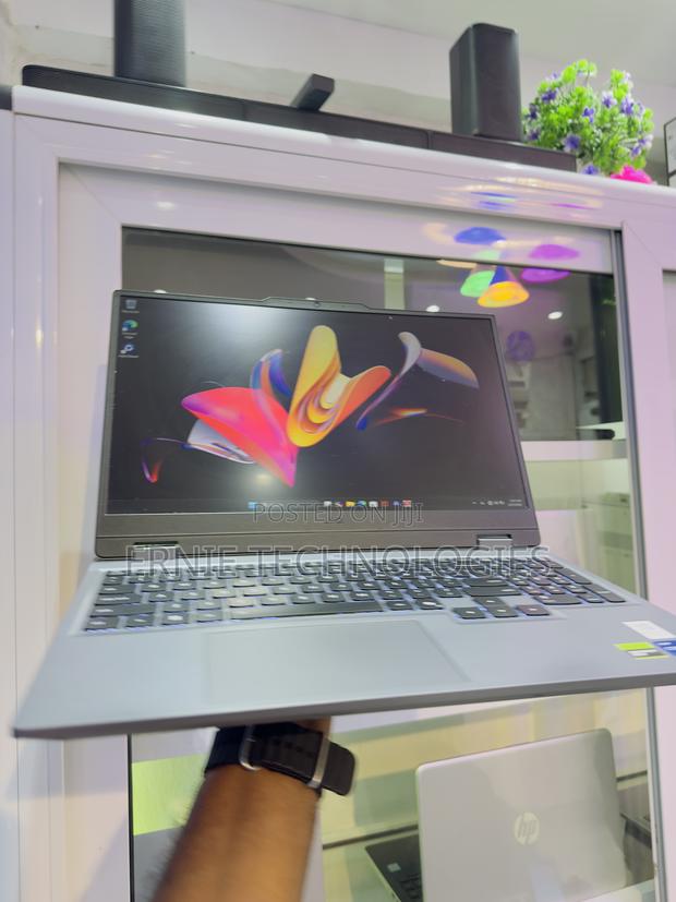 Laptop Lenovo LOQ 15IRH8 16GB Intel Core i7 SSD 512GB photo 3