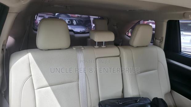 Toyota Highlander XLE FWD 2020 Brown photo 7