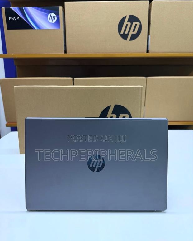 New Laptop HP 250 G10 8GB Intel Core I3 SSD 512GB photo 3