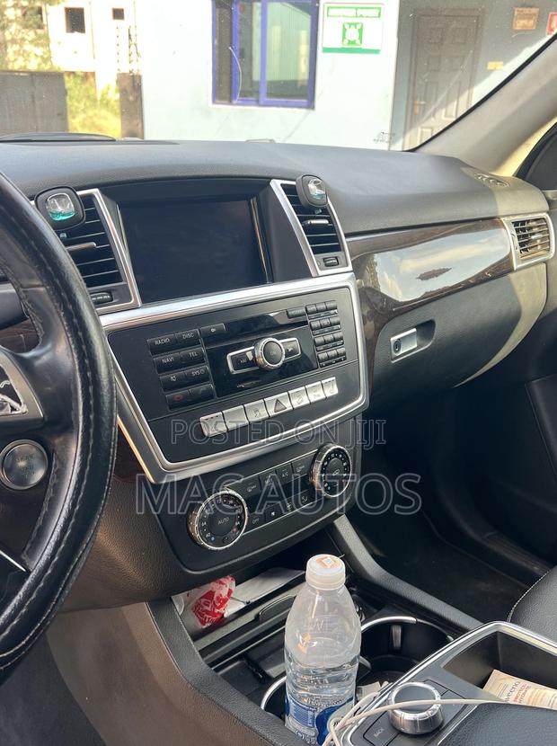 Mercedes-Benz M Class ML350 4MATIC 4dr SUV AWD (3.5L 6cyl 7A) 2015 Gray photo 4