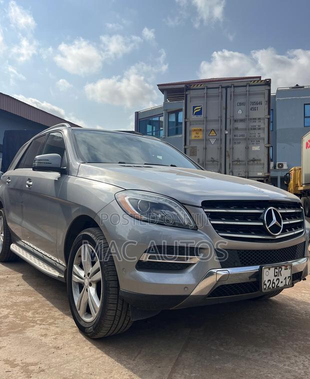 Mercedes-Benz M Class ML350 4MATIC 4dr SUV AWD (3.5L 6cyl 7A) 2015 Gray photo 2