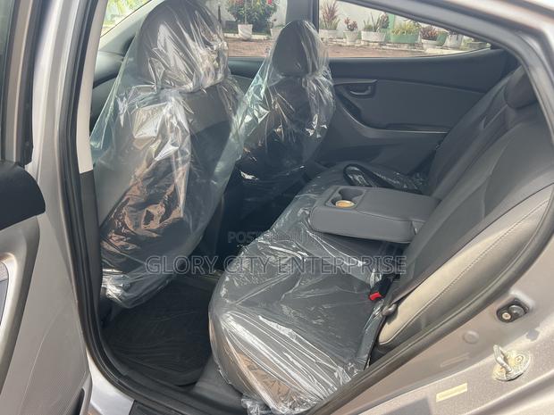 Hyundai Elantra Limited Sedan FWD (1.8L 4cyl 6A) 2013 Gray