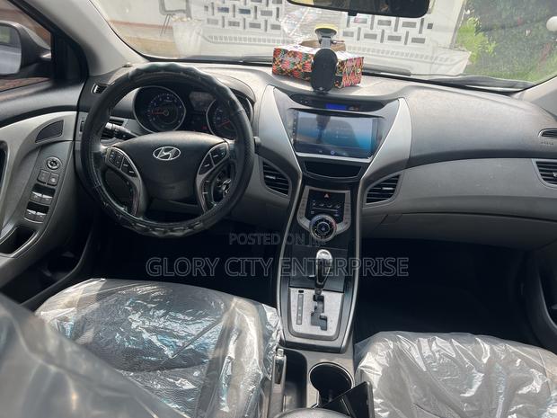 Hyundai Elantra Limited Sedan FWD (1.8L 4cyl 6A) 2013 Gray