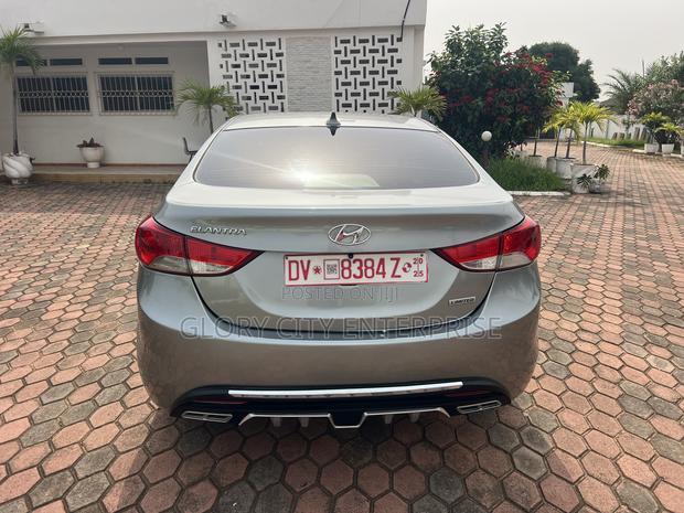 Hyundai Elantra Limited Sedan FWD (1.8L 4cyl 6A) 2013 Gray