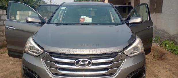 Hyundai Santa Fe Limited FWD 2017 Gray photo 2