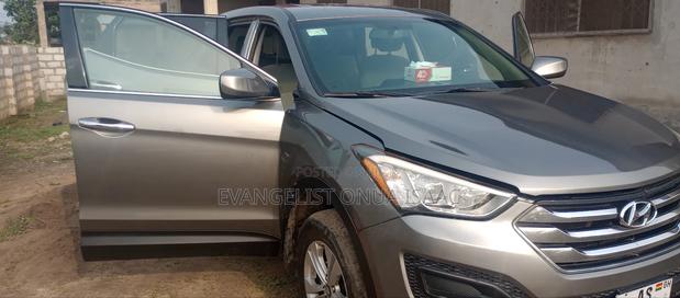 Hyundai Santa Fe Limited FWD 2017 Gray photo 5