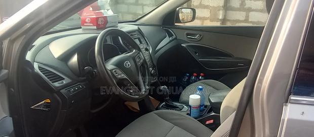 Hyundai Santa Fe Limited FWD 2017 Gray photo 8