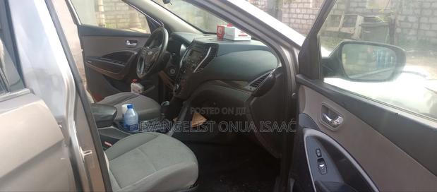 Hyundai Santa Fe Limited FWD 2017 Gray photo 10