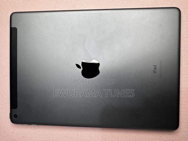 Apple iPad 10.2 (2020) 32 GB Silver photo 2