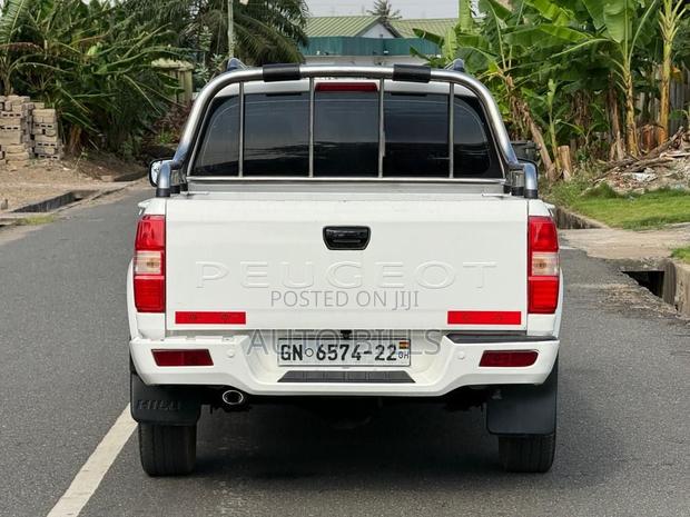 Peugeot Landtrek 2.2 Diesel Double Cab AWD 2021 White