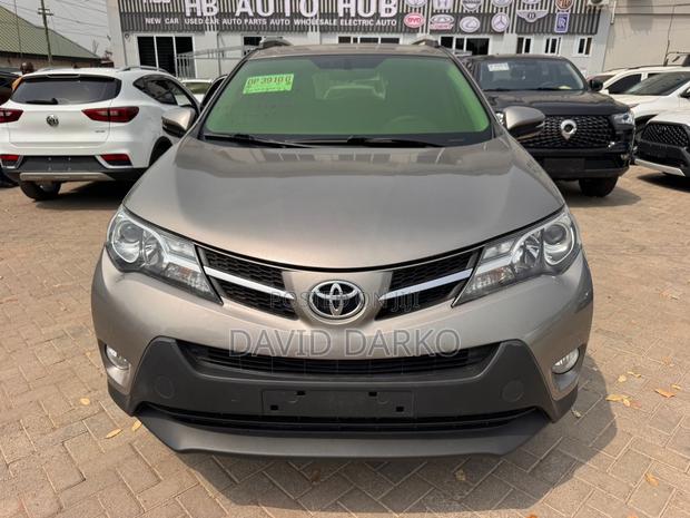Toyota RAV4 2017 Silver photo 4