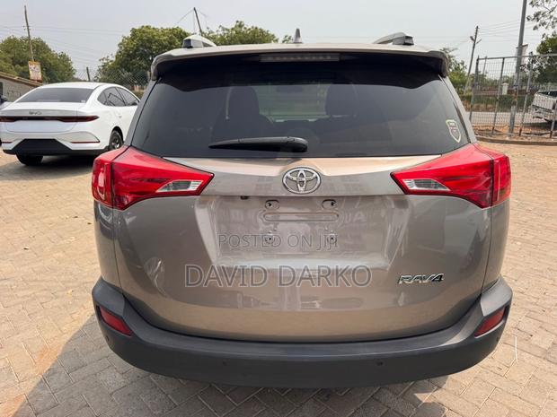 Toyota RAV4 2017 Silver photo 6