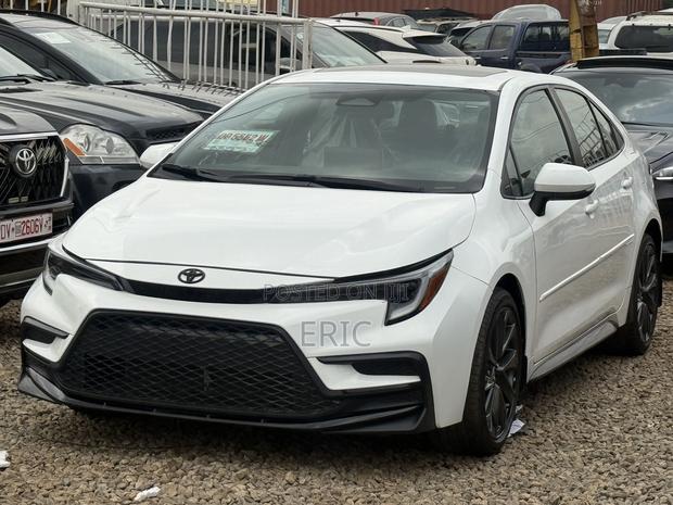 Toyota Corolla Hybrid SE 2025 White