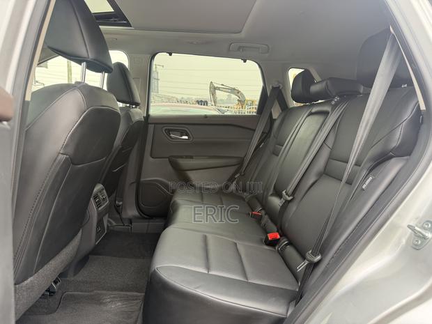 Nissan Rogue SV 2024 Silver