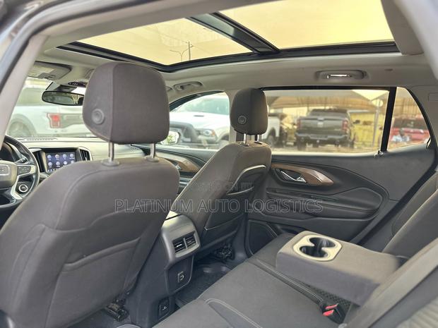 GMC Terrain SLE AWD 2020 Gray photo 9
